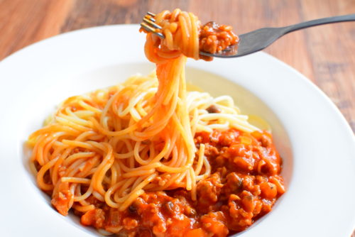 しめじ入り！トマトジュースで作る！ミートソーススパゲッティのレシピの写真
