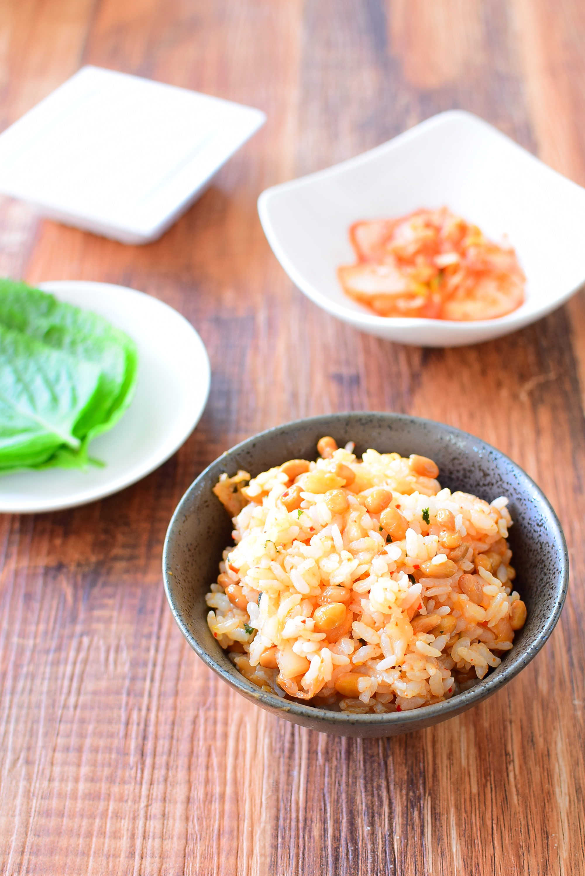 切って混ぜるだけで簡単！大葉とキムチの納豆混ぜご飯のレシピ