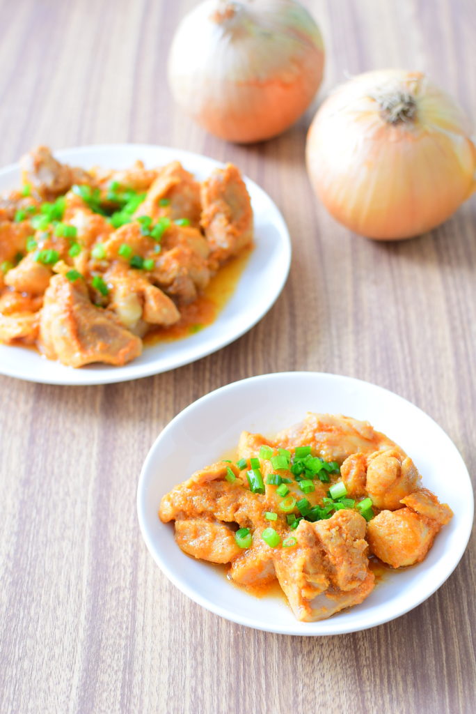 玉ねぎ丸ごと1個使う!鶏もも肉の玉ねぎダレ漬けのレシピ