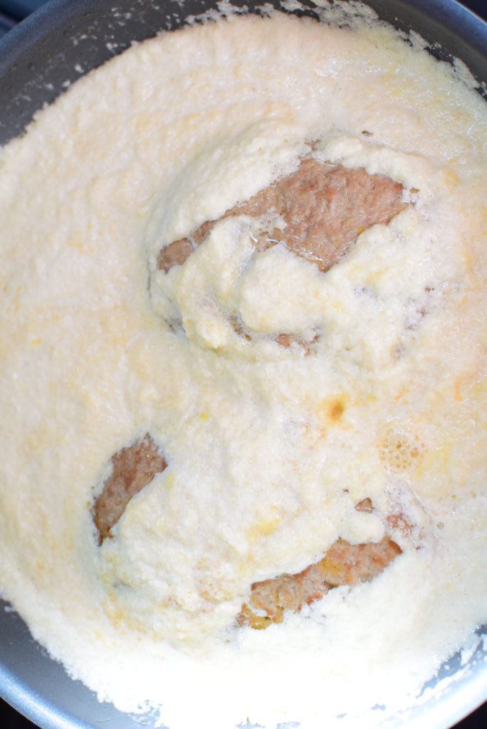 玉ねぎソース煮ハンバーグのレシピの写真