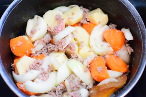 ひき肉のホールトマトシチューのレシピの写真