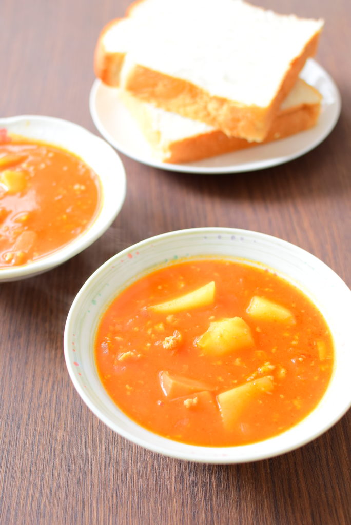 ミートソースのリメイク!じゃがいもとにんじんの野菜スープのレシピ