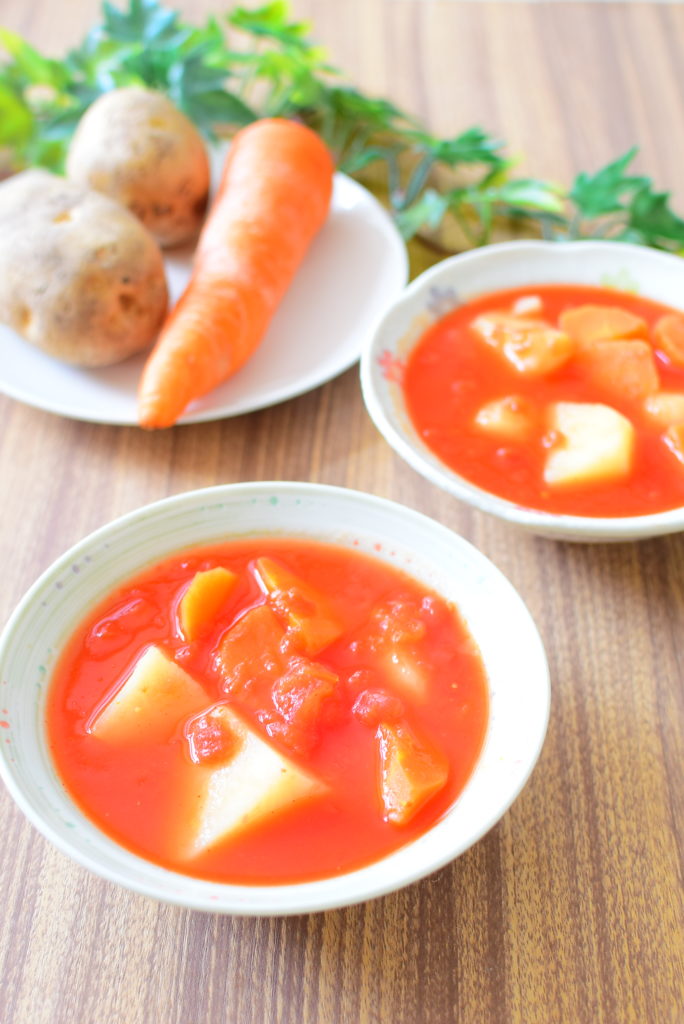 ホールトマトのじゃがいもにんじんスープのレシピ