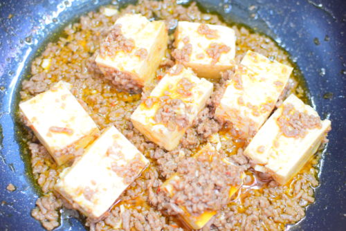 豆腐とひき肉のピリ辛オイスターソース炒めのレシピの写真