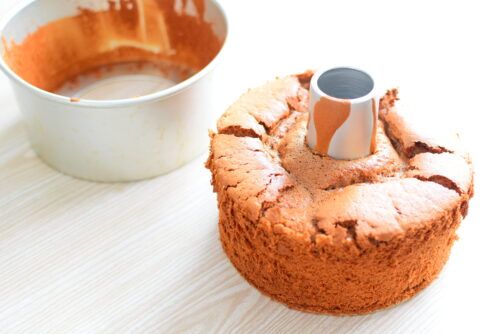 バレンタインに！ふわふわしっとり！チョコレートシフォンケーキのレシピの写真