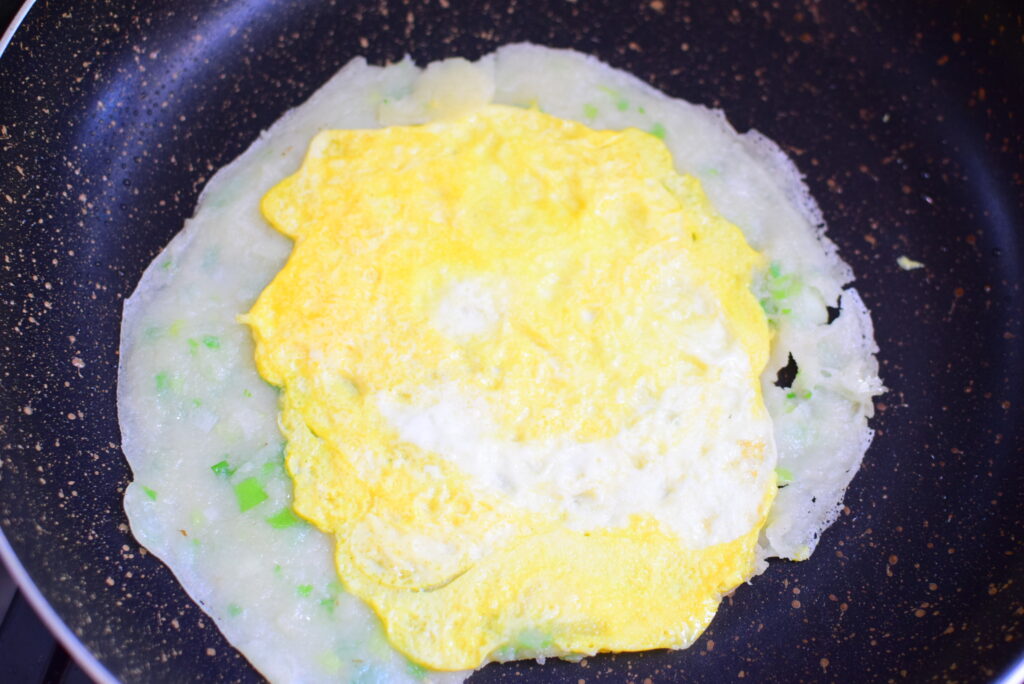 ブラックペッパーでアレンジ！台湾の朝食。蛋餅（ダンビン）のレシピの写真