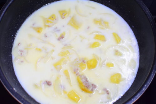 【ルーなし】ひき肉クリームシチューのレシピの写真