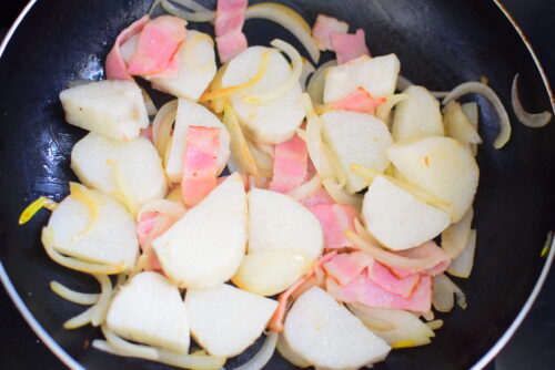 【おつまみに！】レンジでしっとり長芋ジャーマンポテトのレシピの写真