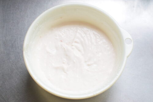 【水切り不要】いちごジャム入りヨーグルトムースのレシピの写真