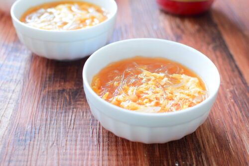 春雨と玉ねぎのピリ辛たまごスープのレシピの写真