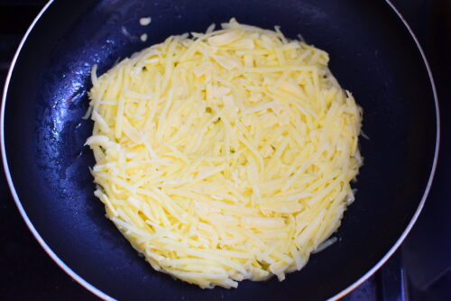 【フライパンで簡単】千切りポテトのチーズ焼きの写真
