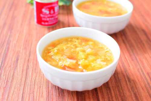 みじん切り野菜のたまごカレーコンソメスープのレシピの写真