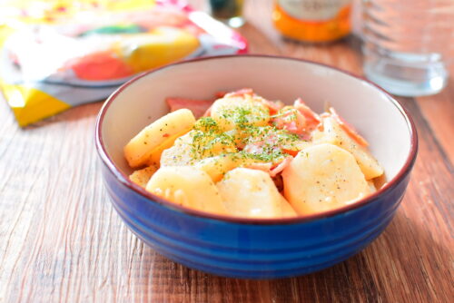 【おつまみに！】レンジでしっとり長芋ジャーマンポテトのレシピの写真