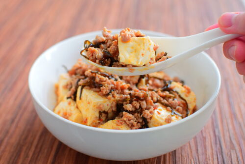 豆腐と豚ひき肉の塩昆布炒めのレシピの写真