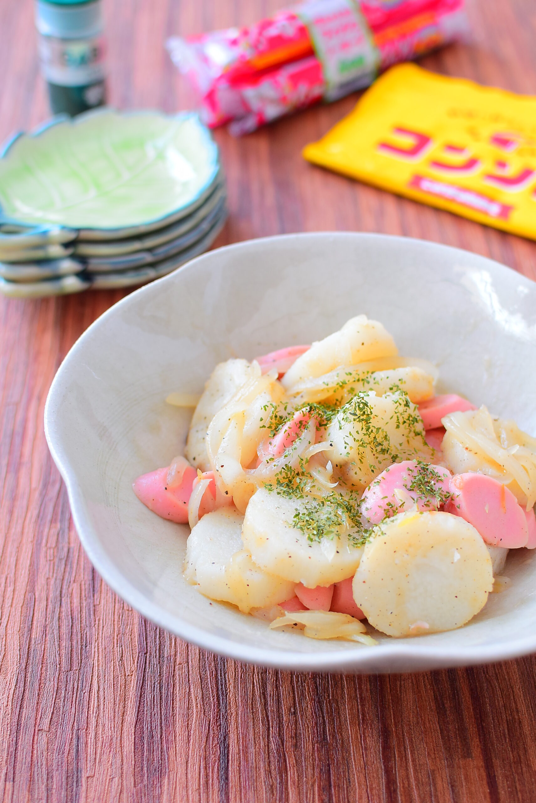 レンジでしっとりホクホク！魚肉ソーセージと長芋のジャーマンポテト風の写真