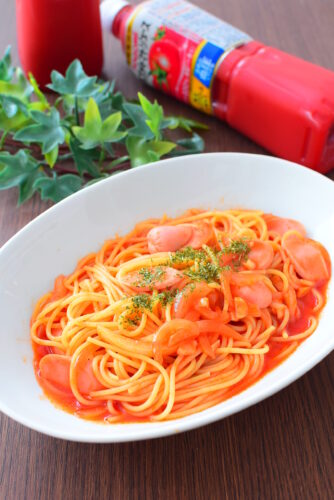 【トマトジュース使用】魚肉ソーセージコンソメパスタのレシピの写真