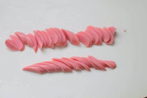 なすと魚肉ソーセージのトマトジュースパスタのレシピの写真