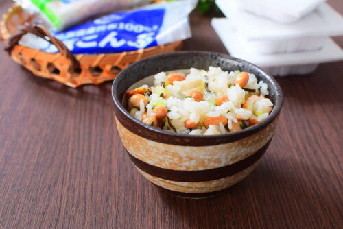 長ねぎ入り納豆塩こんぶ混ぜご飯のレシピの写真
