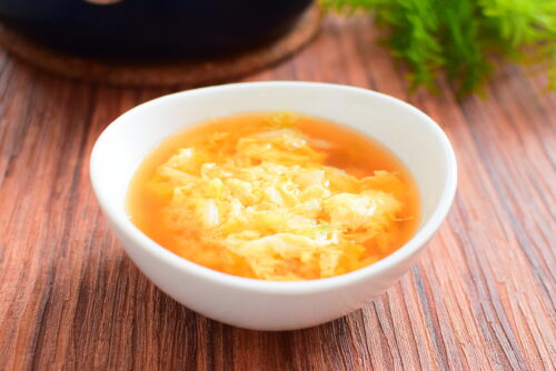 【鶏ガラスープの素が決め手】みじん切りキャベツのたまごスープの写真
