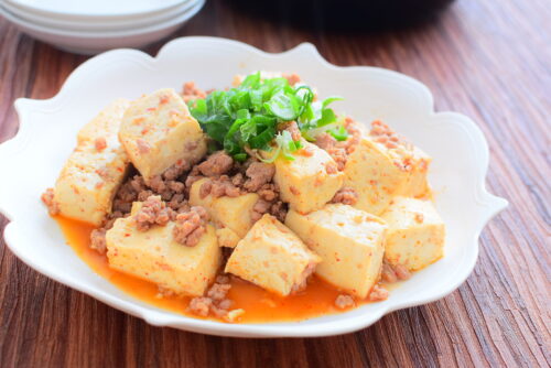 ピリ辛で美味しい！豆腐と豚ひき肉の一味唐辛子炒めの写真