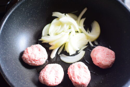 キムチの素使用！エビチリ風マヨネーズ入り豚つくねのレシピの写真