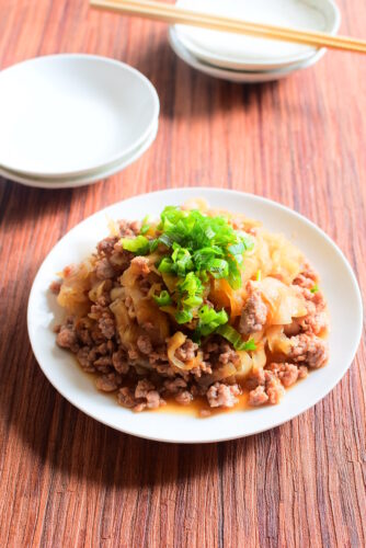 スライス大根と豚ひき肉の一味唐辛子炒めの写真