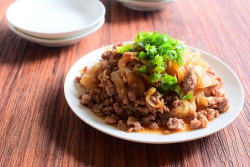 スライス大根と豚ひき肉の一味唐辛子炒めの写真